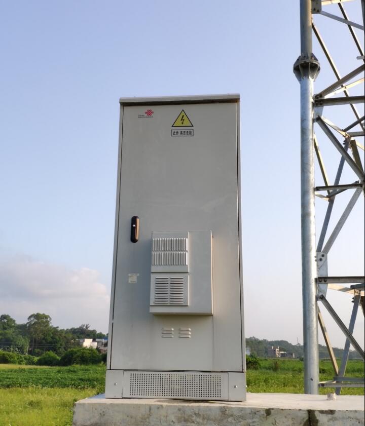 联通通信基站边的电源发生器 联通通信基站边的电源发生器
